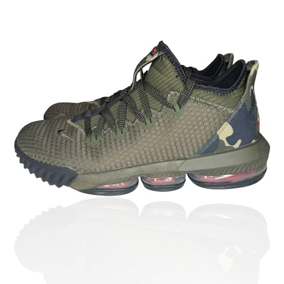 NIKE AIR LeBron 16 Low CAMO Size 11 Shoes 🟢 L James Sneakers\u200e Pair C12668-
